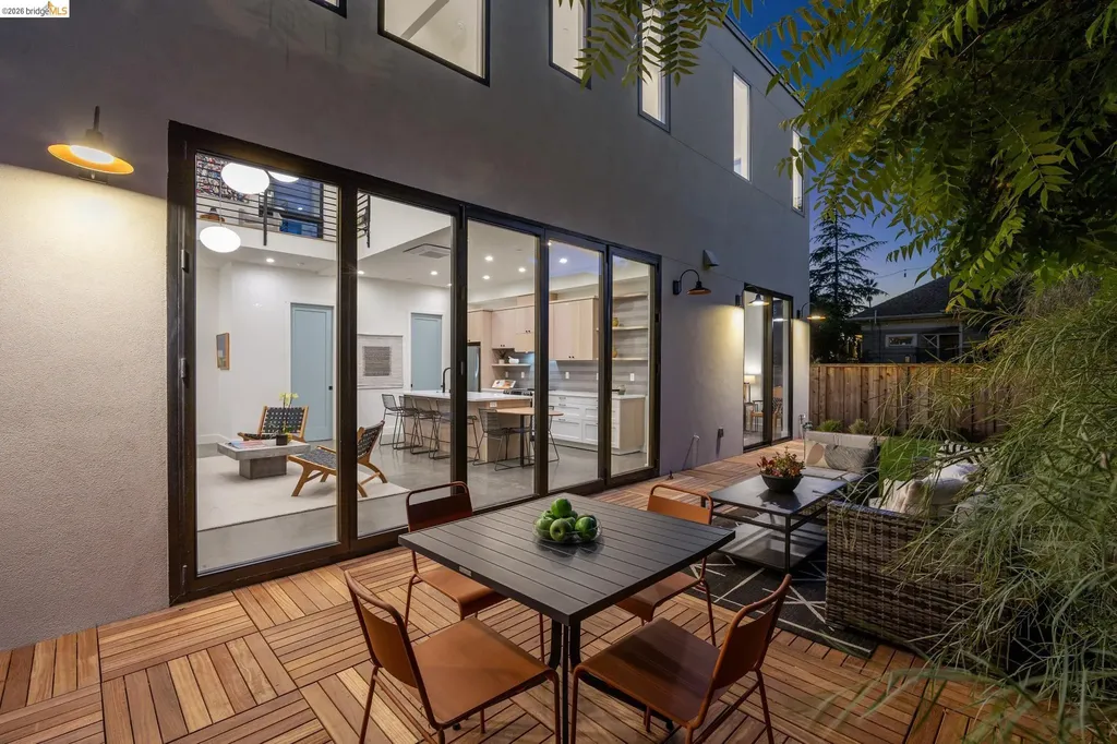 1517 Fairview Street Berkeley CA 94703