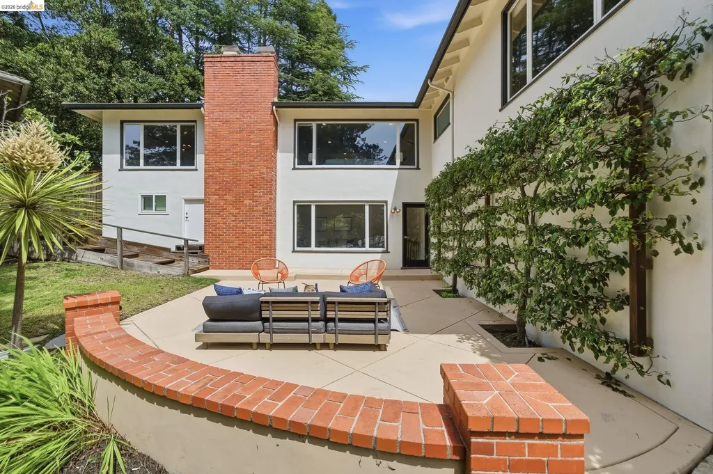 64 Highgate Road Kensington CA 94707
