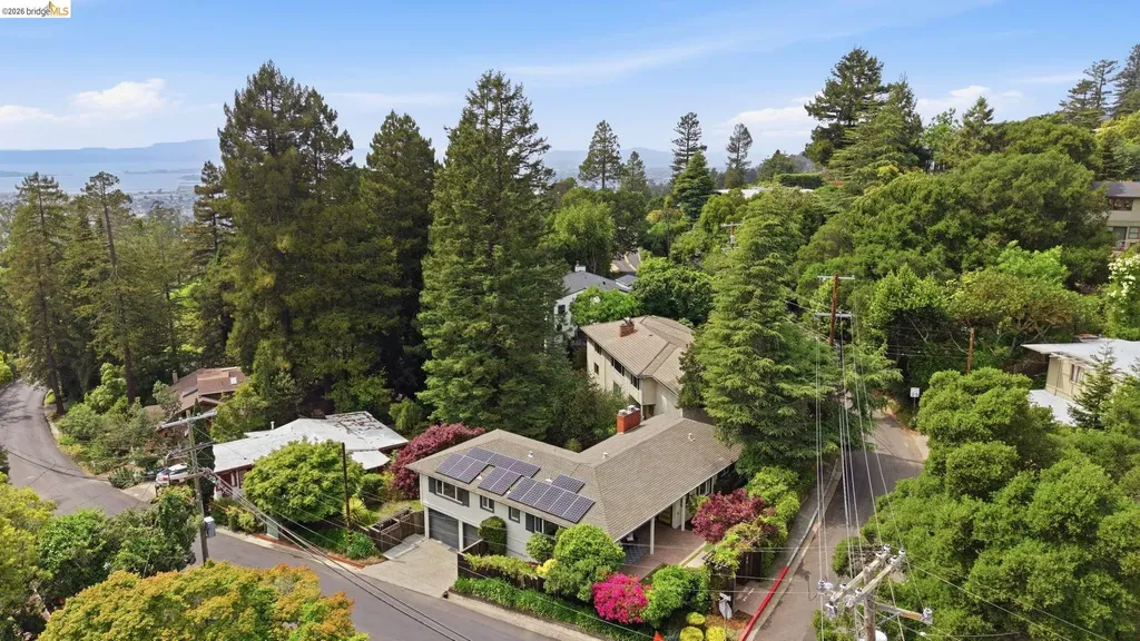 64 Highgate Road Kensington CA 94707