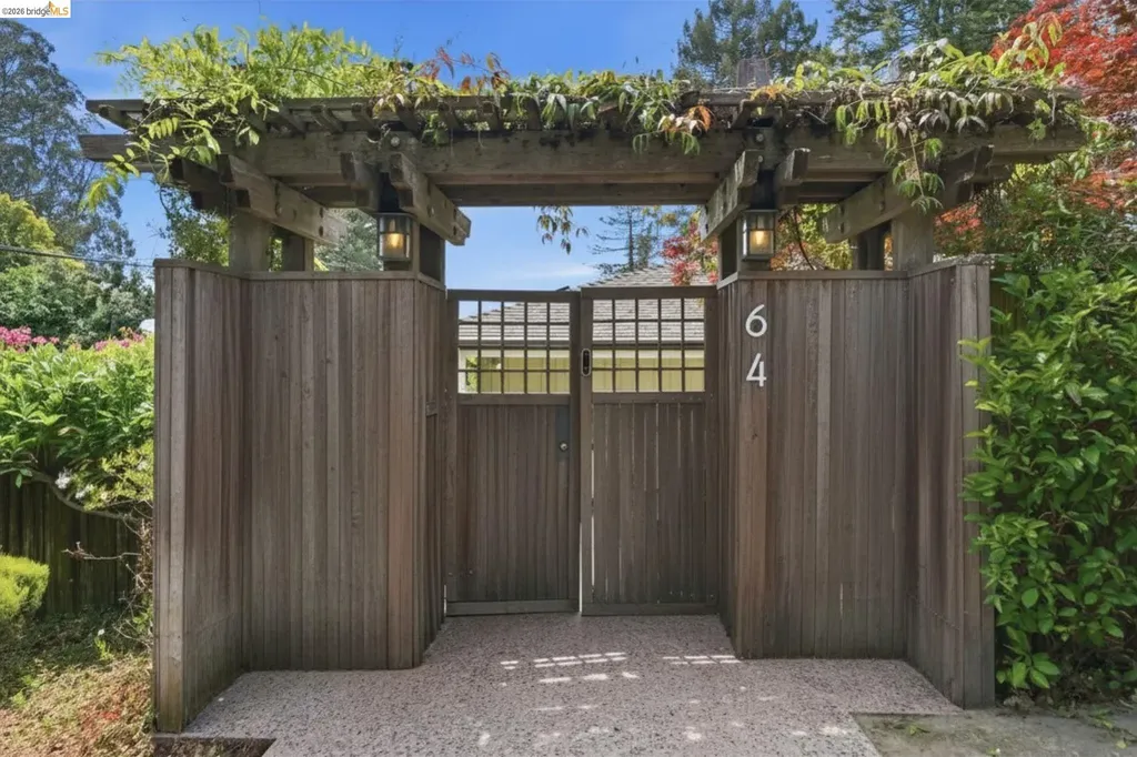 64 Highgate Road Kensington CA 94707