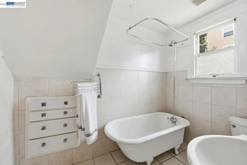 359 Parrott Street San Leandro CA 94577