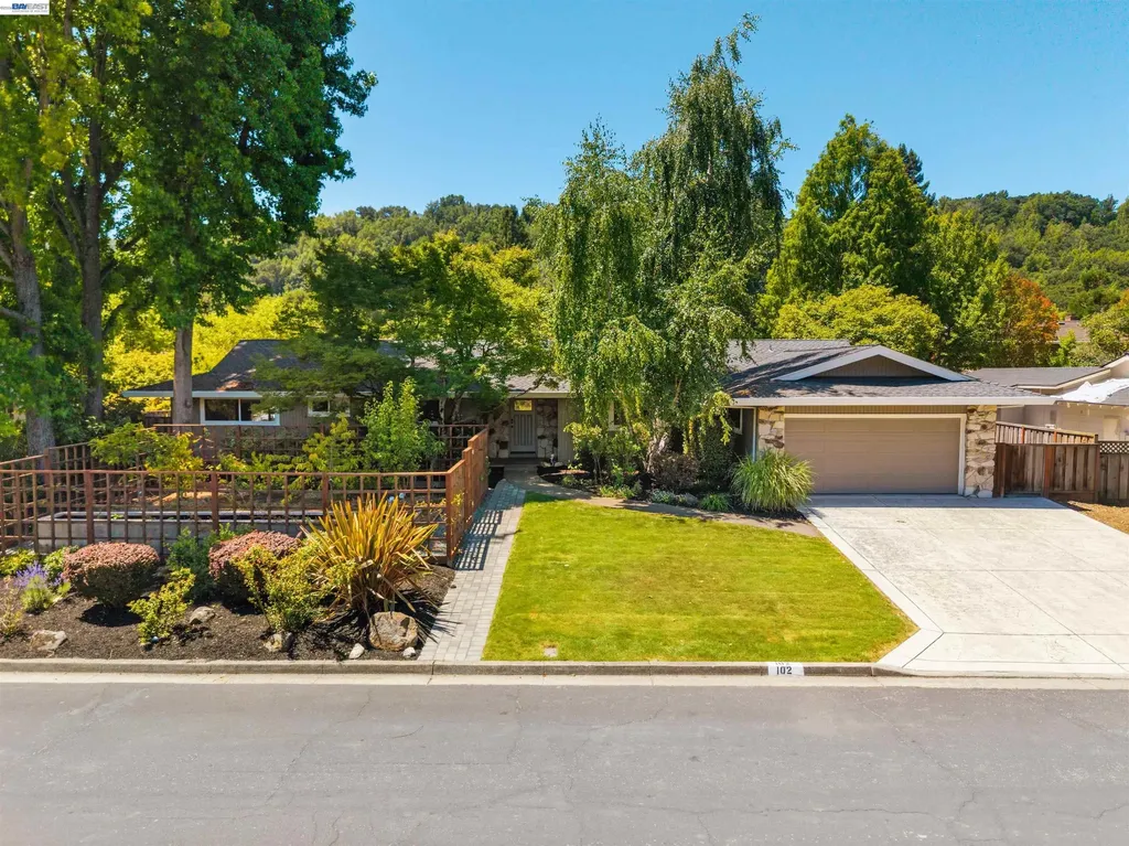 102 Brookfield Drive Moraga CA 94556