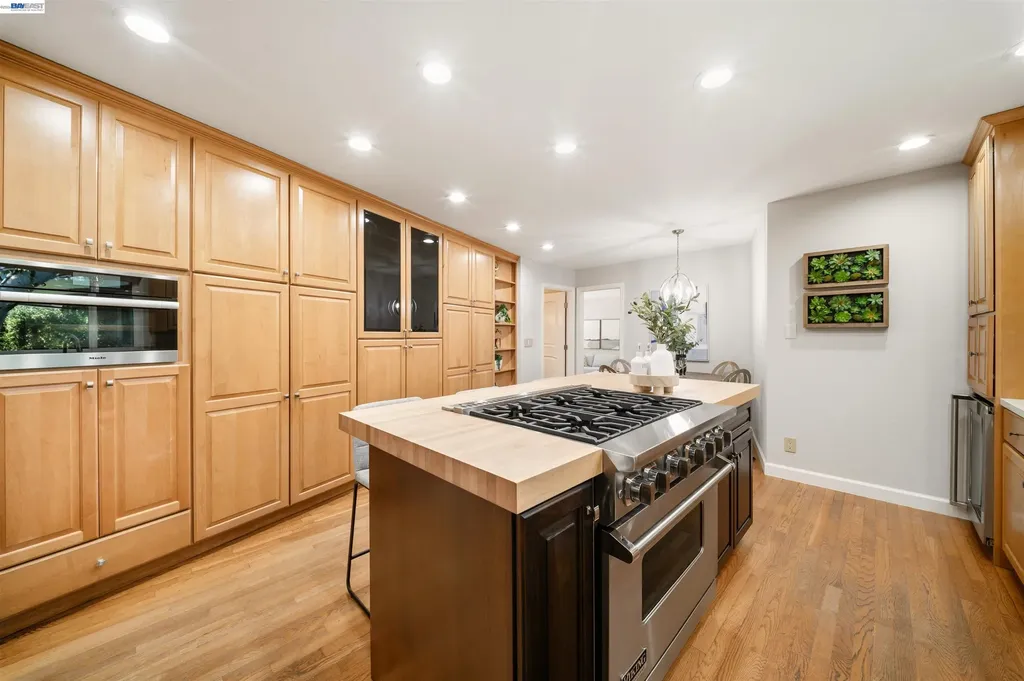 102 Brookfield Drive Moraga CA 94556