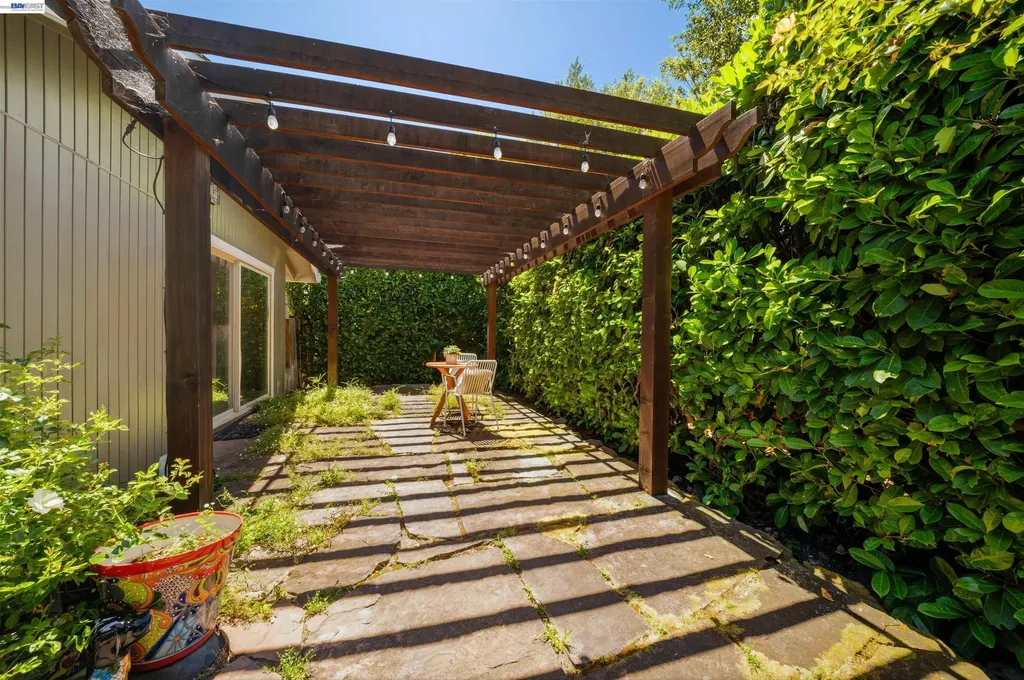 102 Brookfield Drive Moraga CA 94556