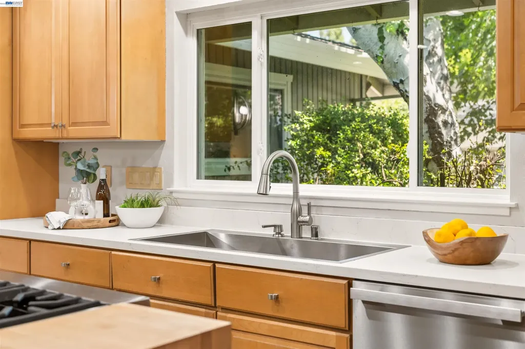 102 Brookfield Drive Moraga CA 94556