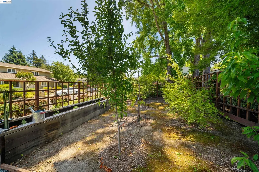 102 Brookfield Drive Moraga CA 94556
