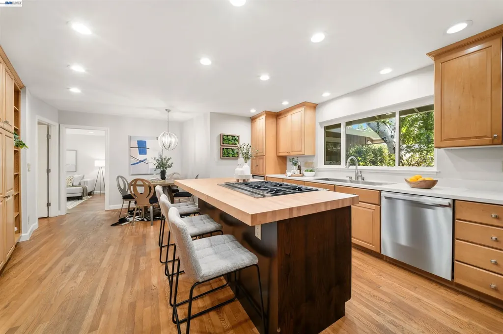 102 Brookfield Drive Moraga CA 94556