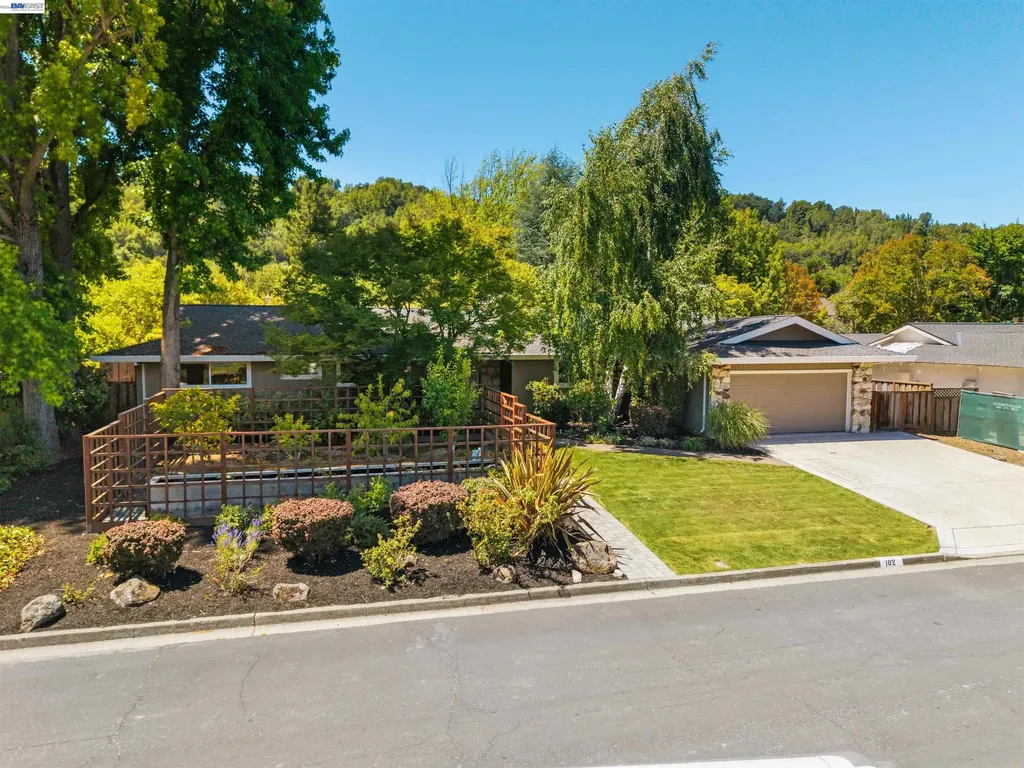102 Brookfield Drive Moraga CA 94556