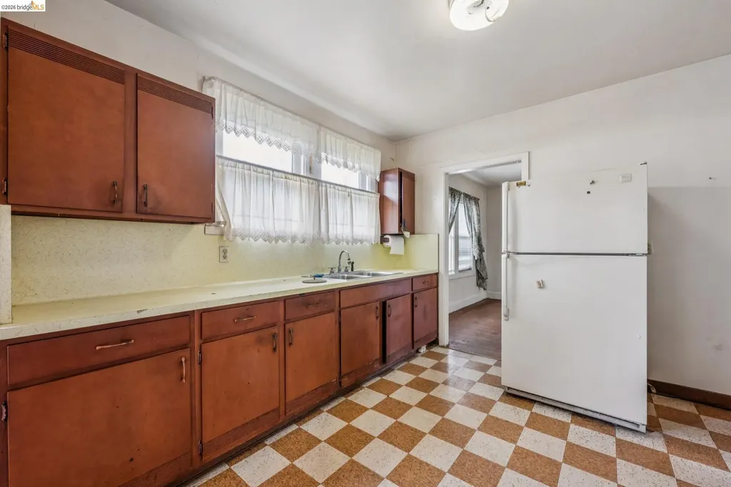 2534 Mathews Street Berkeley CA 94702