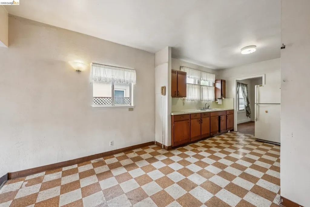 2534 Mathews Street Berkeley CA 94702
