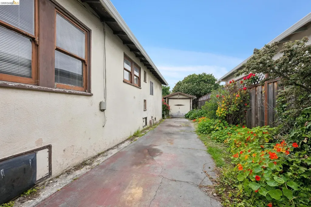 2534 Mathews Street Berkeley CA 94702