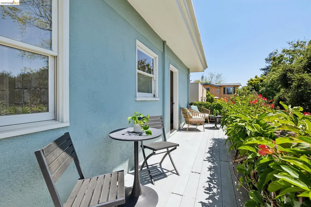 664 Vincente Avenue Berkeley CA 94707
