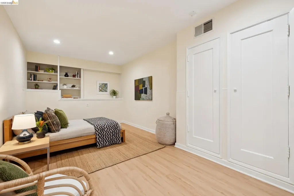 664 Vincente Avenue Berkeley CA 94707