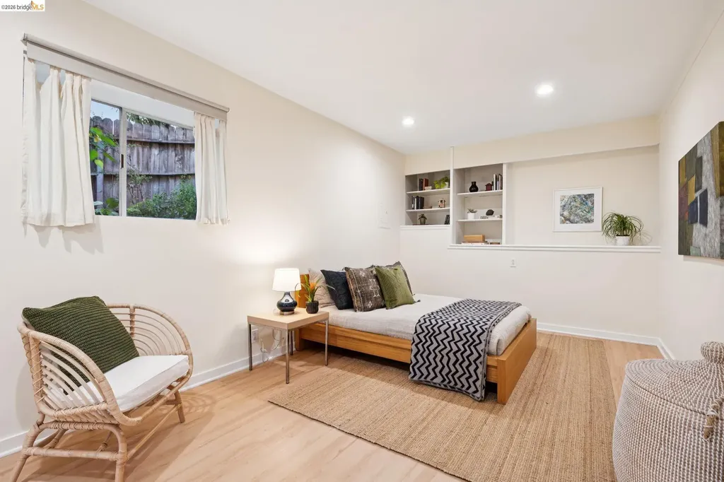664 Vincente Avenue Berkeley CA 94707