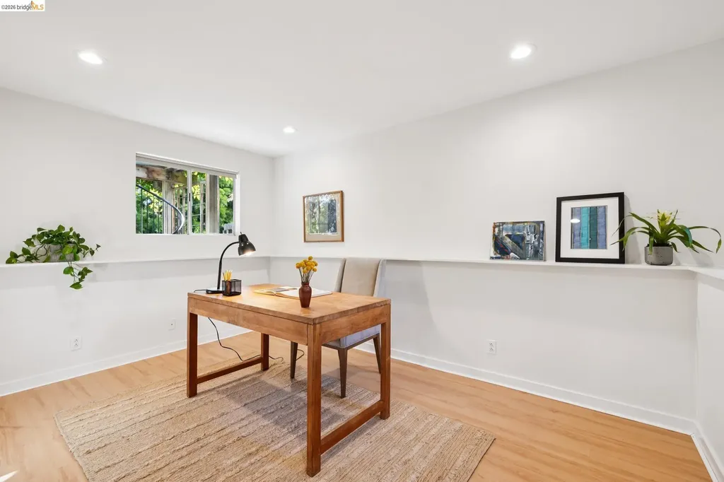 664 Vincente Avenue Berkeley CA 94707