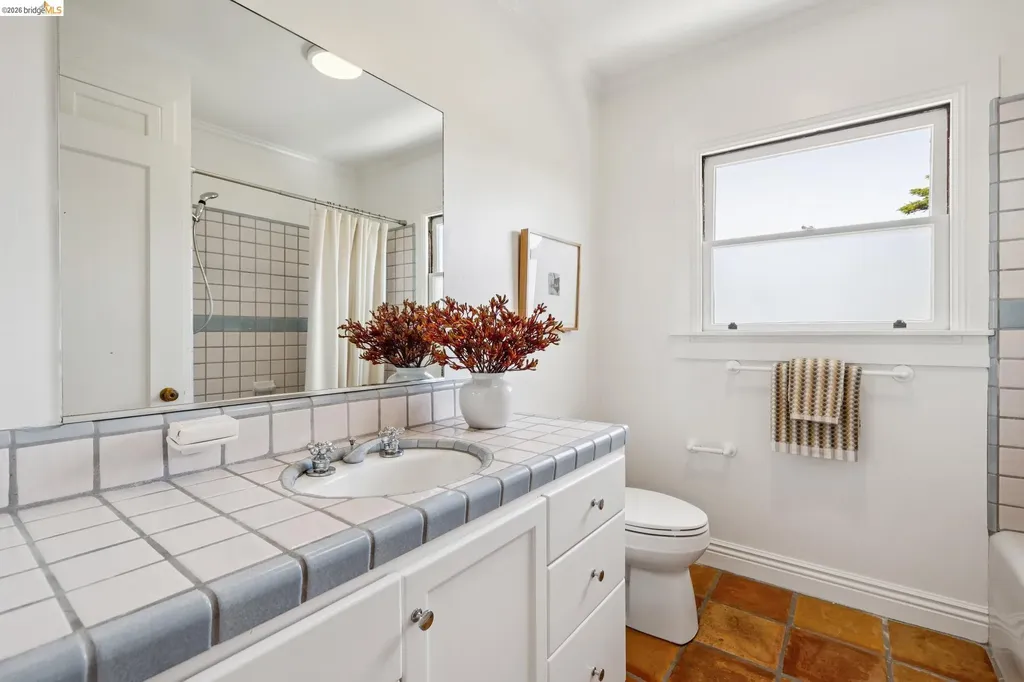 664 Vincente Avenue Berkeley CA 94707