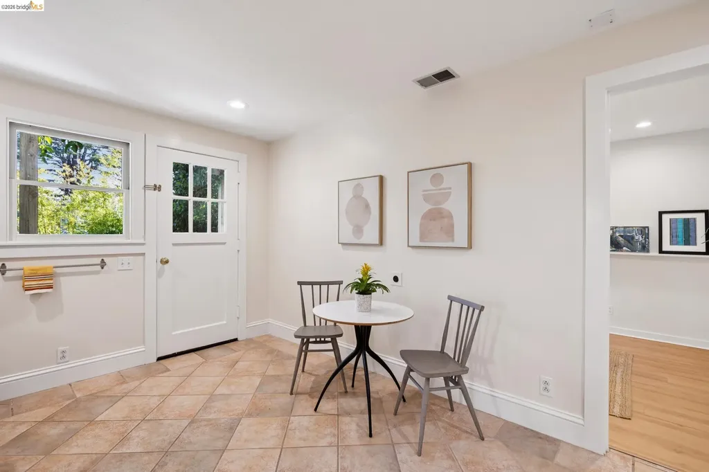 664 Vincente Avenue Berkeley CA 94707