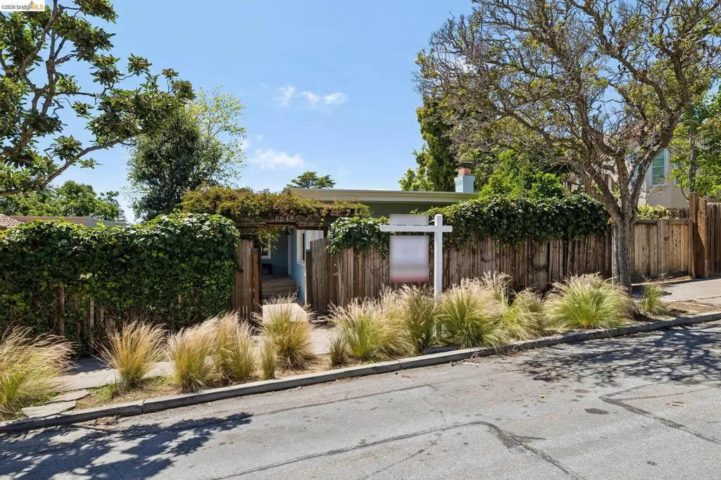 664 Vincente Avenue Berkeley CA 94707