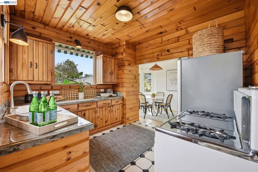 1420 Mound Street Alameda CA 94501