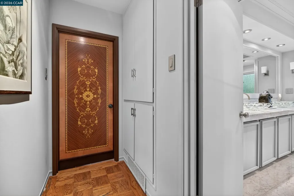 56 Camino Encinas Orinda CA 94563