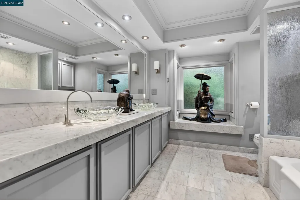 56 Camino Encinas Orinda CA 94563
