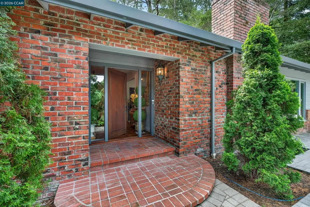 56 Camino Encinas Orinda CA 94563