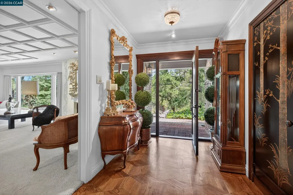 56 Camino Encinas Orinda CA 94563