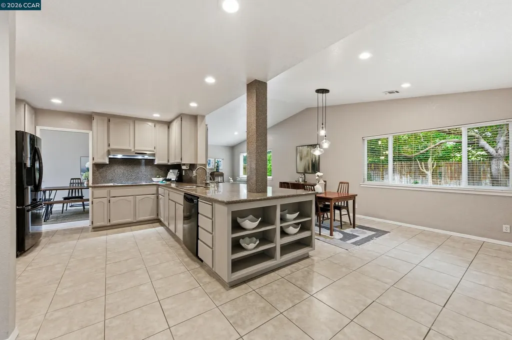 877 Dover Circle Benicia CA 94510