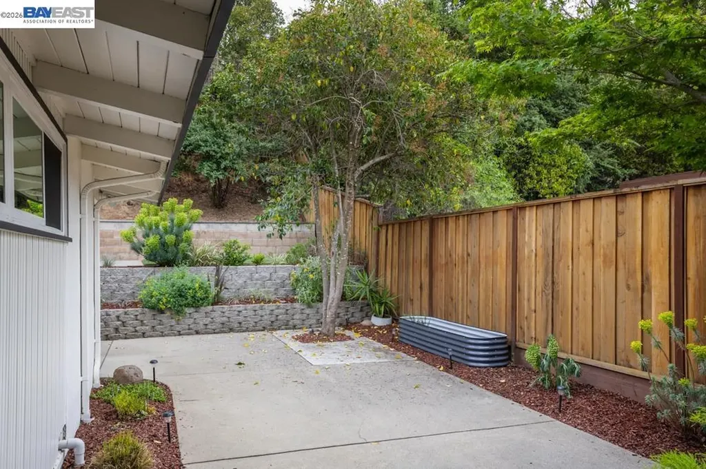 18650 Center Street Castro Valley CA 94546