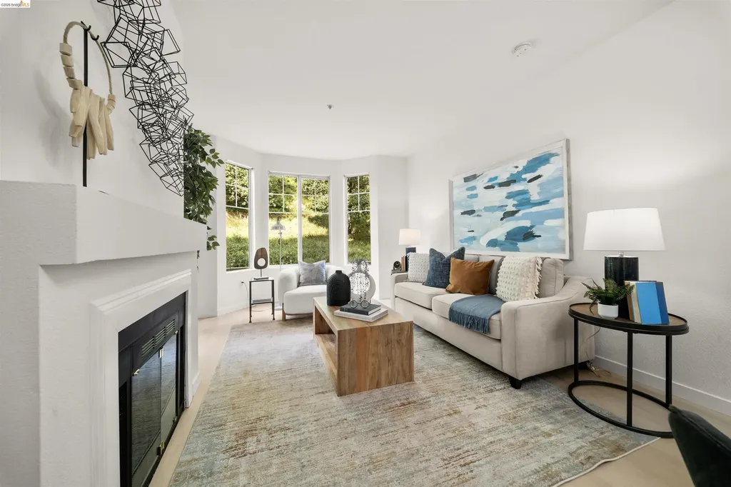 320 Caldecott Oakland CA 94618