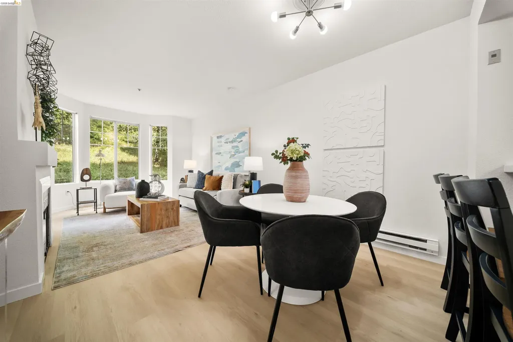 320 Caldecott Oakland CA 94618