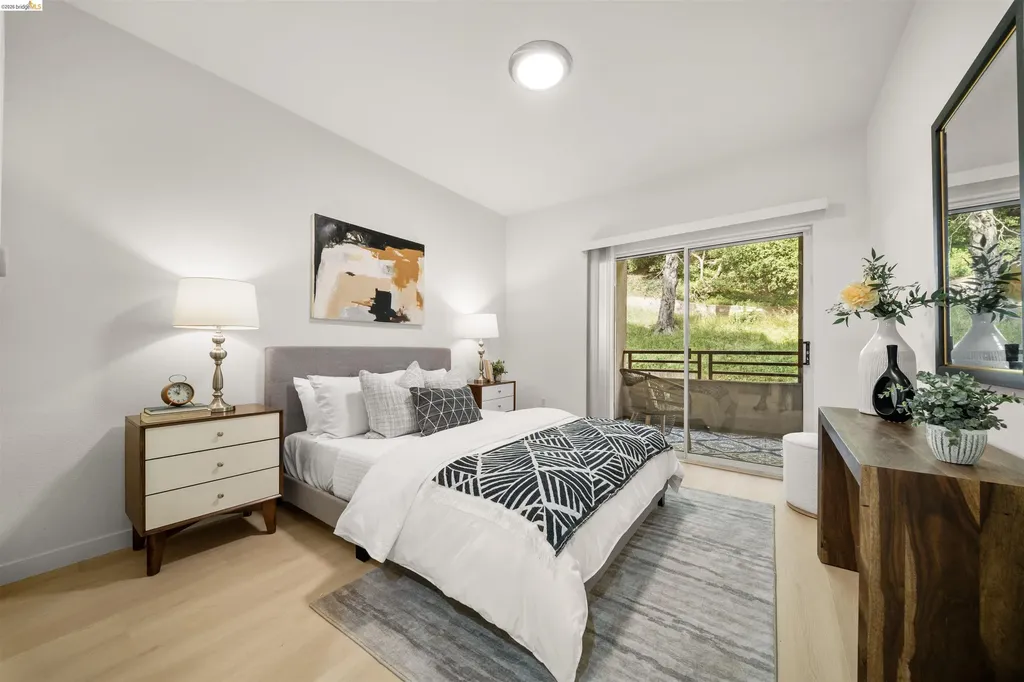 320 Caldecott Oakland CA 94618