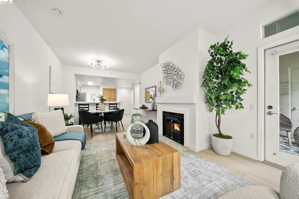 320 Caldecott Oakland CA 94618