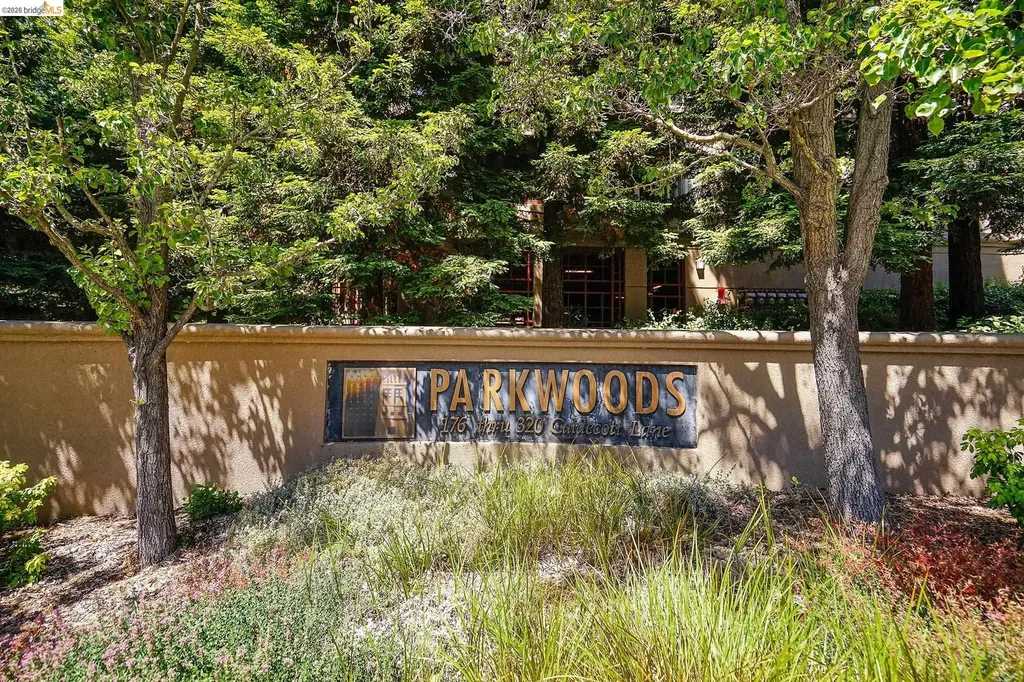 320 Caldecott Oakland CA 94618