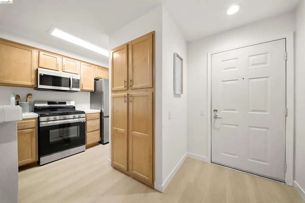 320 Caldecott Oakland CA 94618