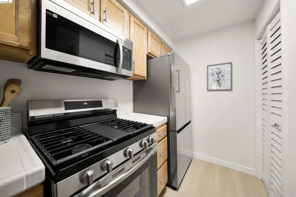 320 Caldecott Oakland CA 94618