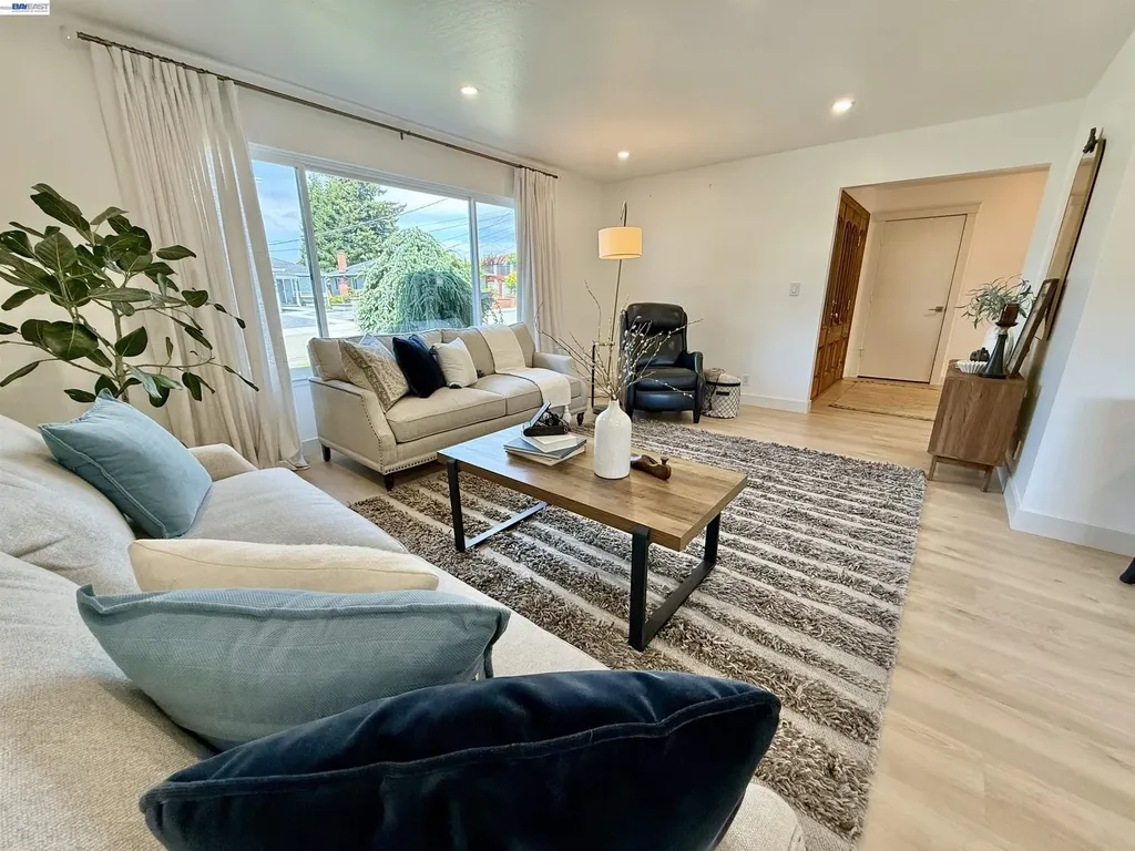 17880 Apricot Way Castro Valley CA 94546