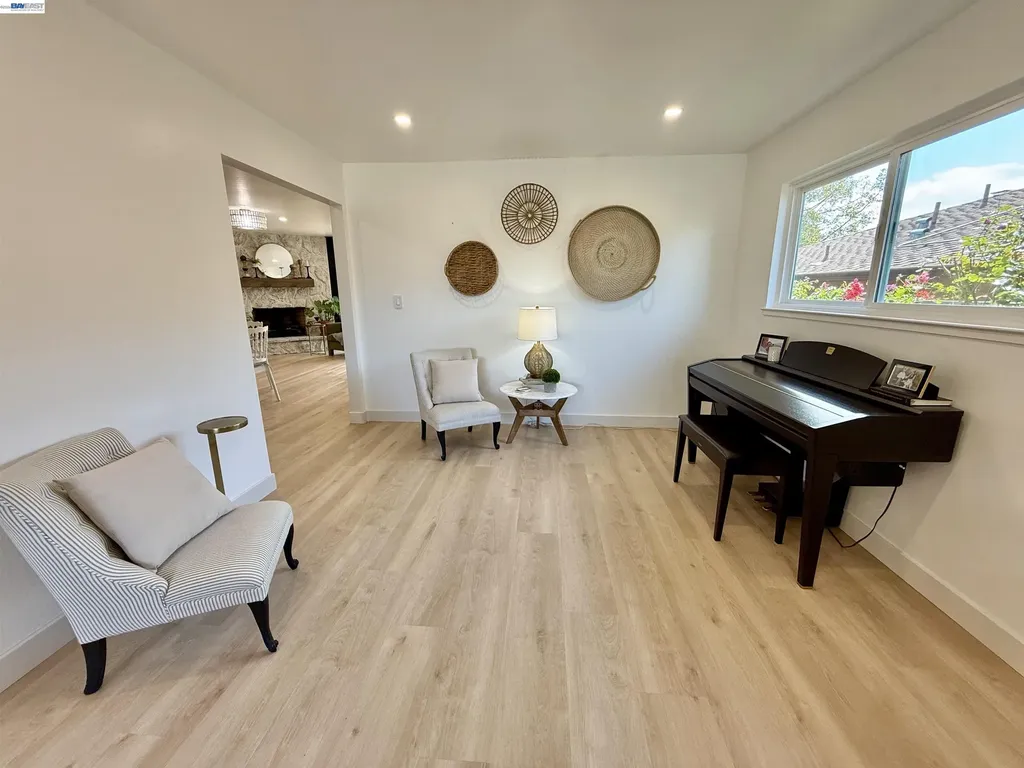 17880 Apricot Way Castro Valley CA 94546