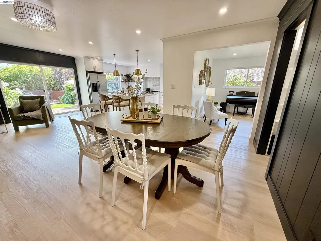 17880 Apricot Way Castro Valley CA 94546