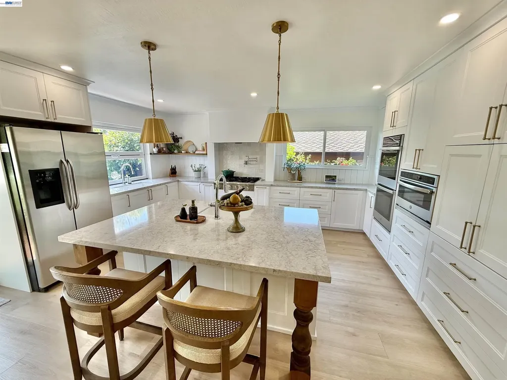 17880 Apricot Way Castro Valley CA 94546