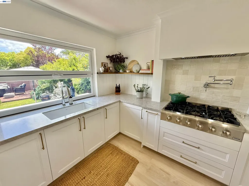 17880 Apricot Way Castro Valley CA 94546