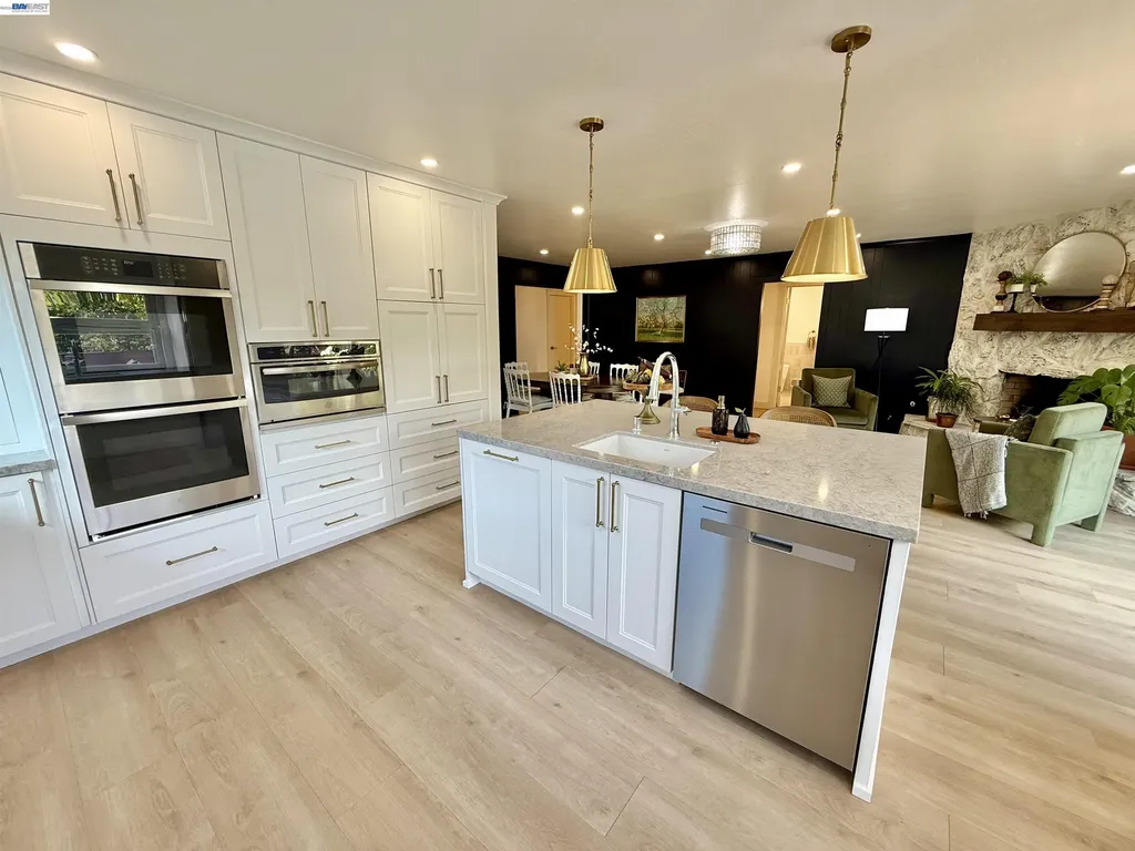 17880 Apricot Way Castro Valley CA 94546