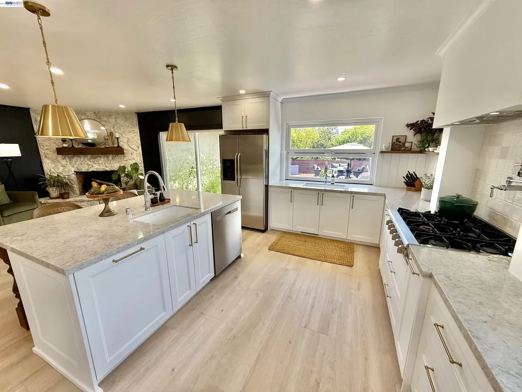 17880 Apricot Way Castro Valley CA 94546