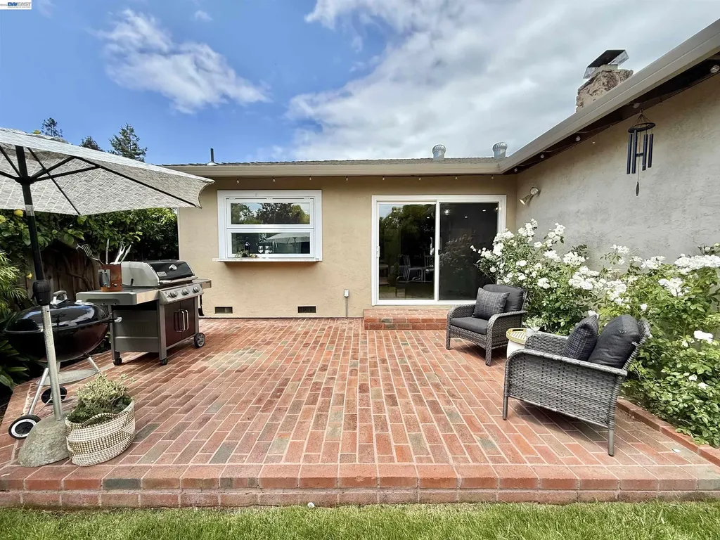 17880 Apricot Way Castro Valley CA 94546