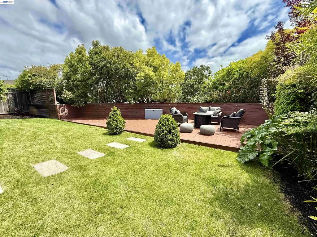 17880 Apricot Way Castro Valley CA 94546