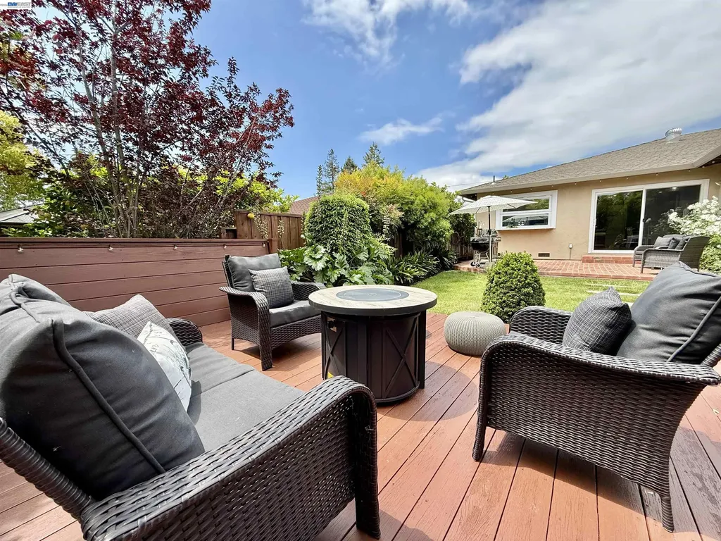 17880 Apricot Way Castro Valley CA 94546