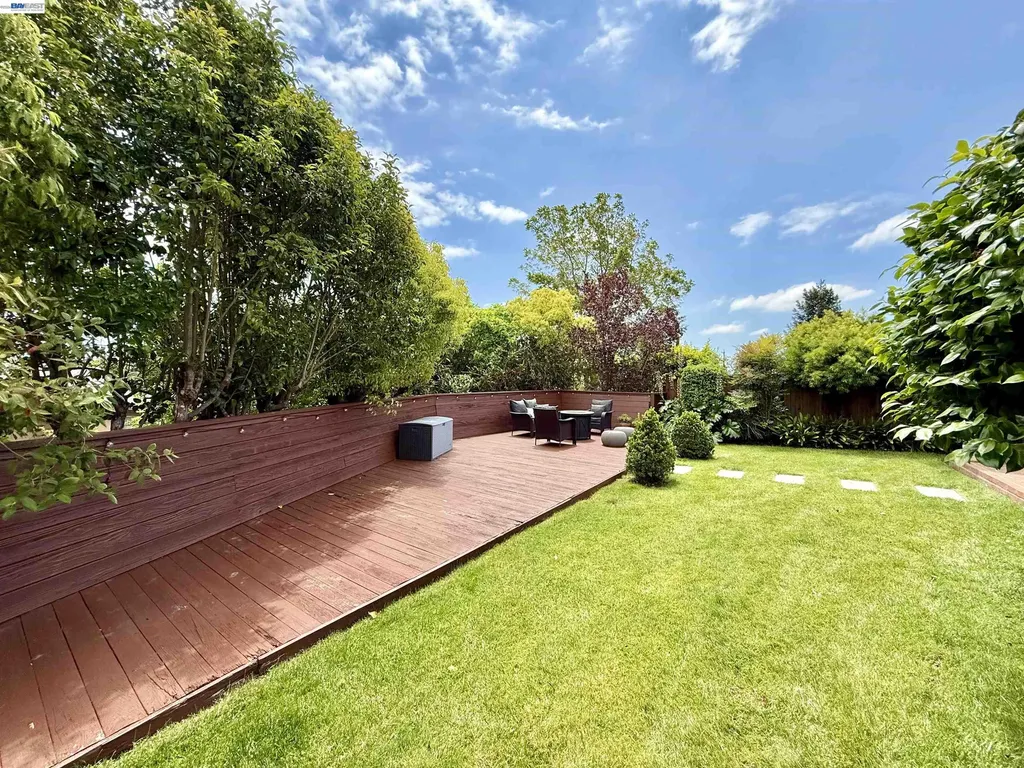 17880 Apricot Way Castro Valley CA 94546
