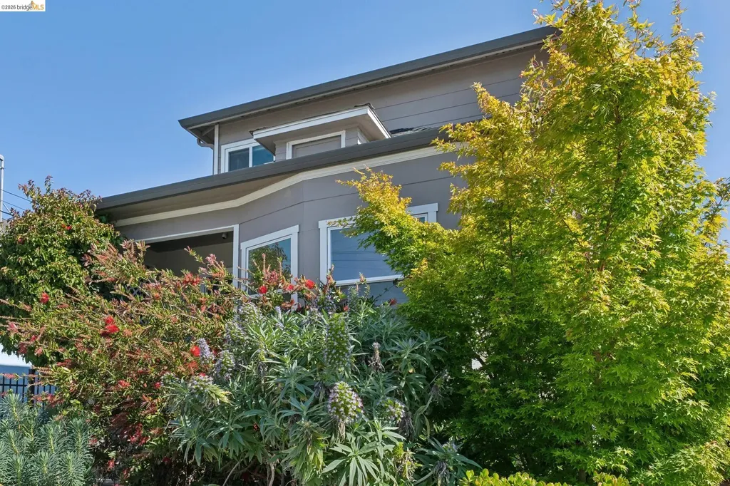 969 63rd Street Oakland CA 94608