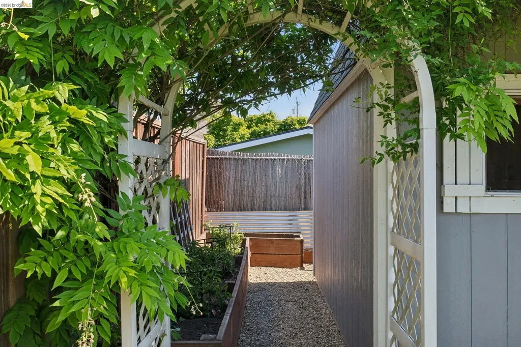 969 63rd Street Oakland CA 94608