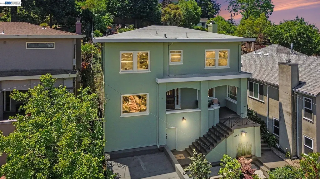 667 Rosal Avenue Oakland CA 94610